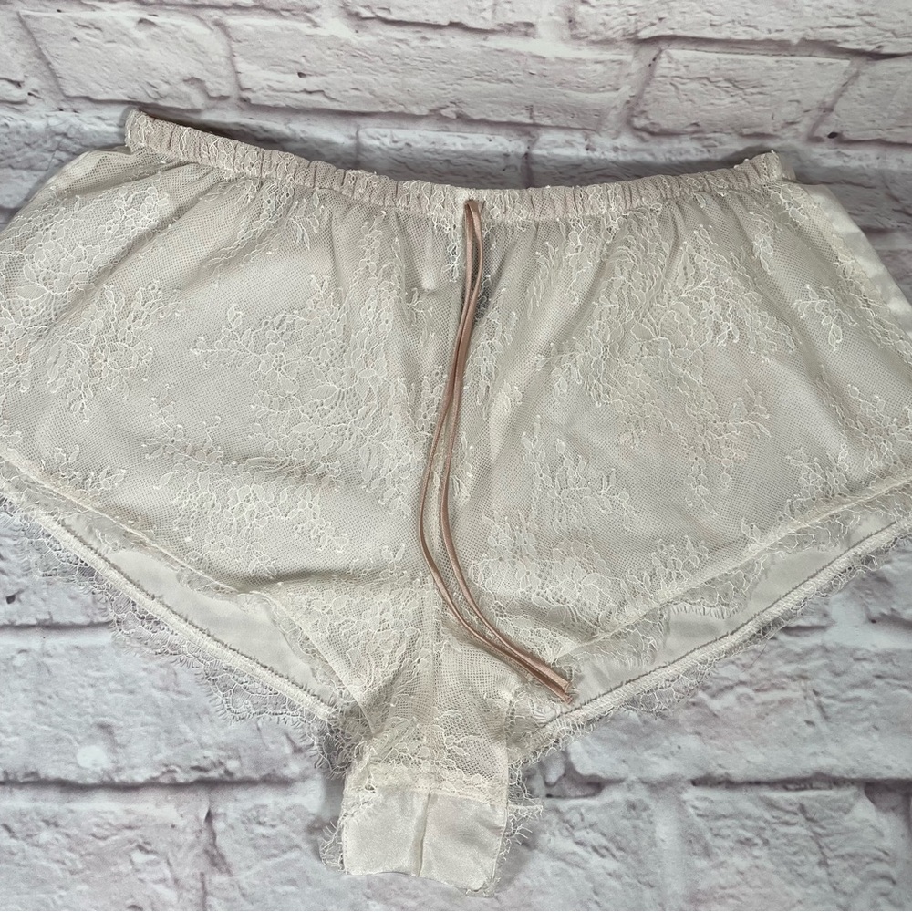 Victoria’s Secret Lace Women's Intimate Shorts in Cream
